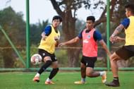 Suresh Singh Wangjam (middle) in a training session (Image courtesy:ISL)